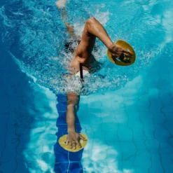 Plaquettes De Natation FINIS Manta Paddles -Équipement De Natation 1.05.152 usage.main 11